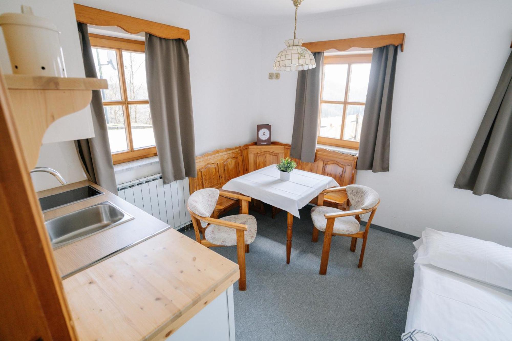 Guesthouse Jelenov Greben พอดเชเทอร์เทค ภายนอก รูปภาพ