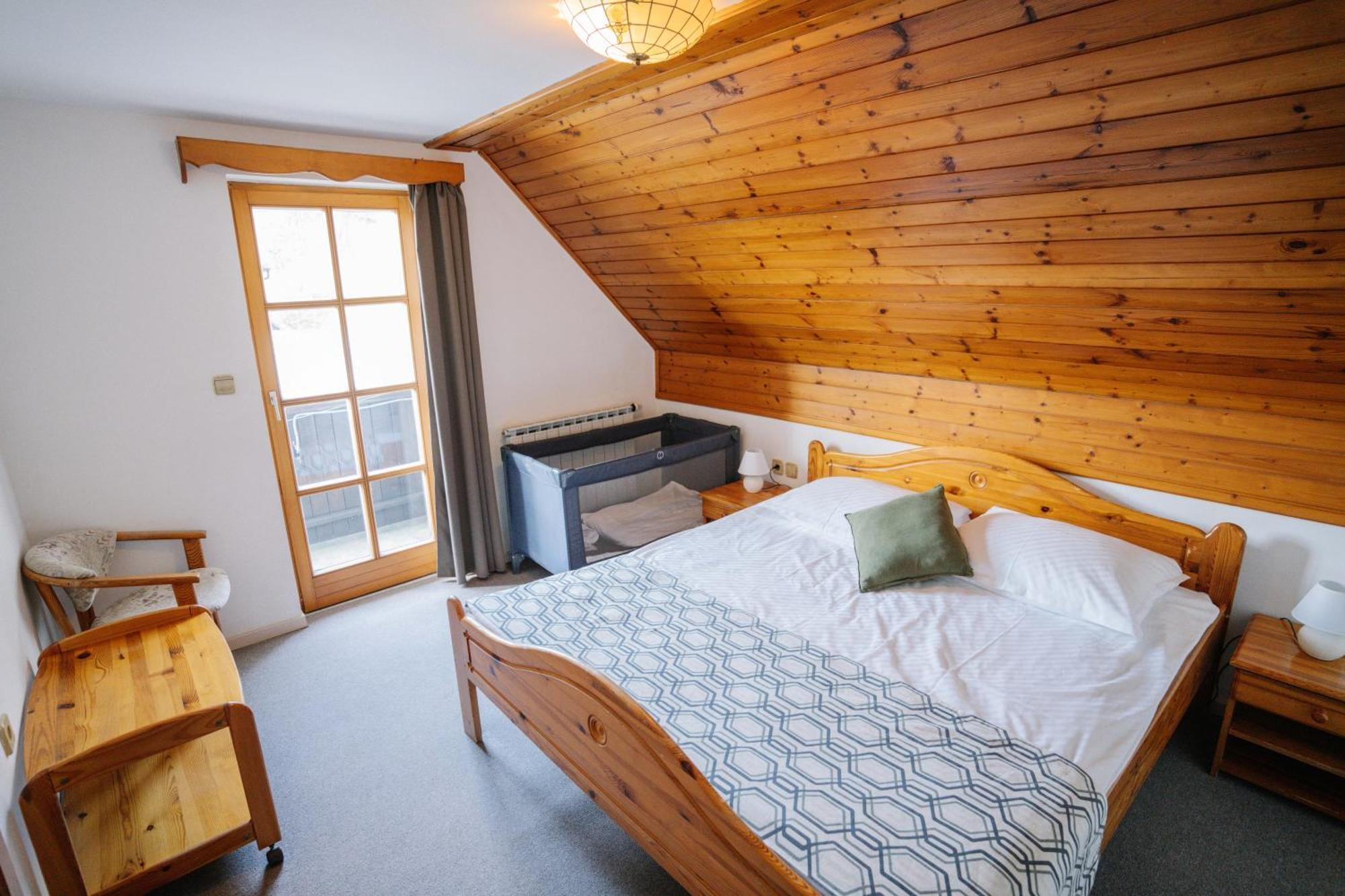 Guesthouse Jelenov Greben พอดเชเทอร์เทค ภายนอก รูปภาพ